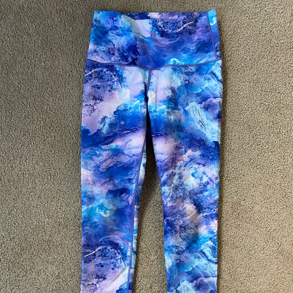 Ivivva girls  cropped legging size 12-gently worn